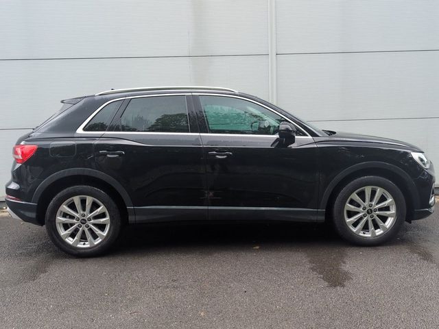 Image for 2023 Audi Q3 35 TDI 150HP S Tronic SE Auto DSG
