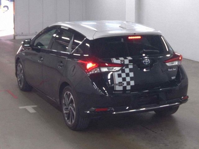 Image for 2016 Toyota Auris 1.8 HYBRID BRICK LANE G PACKAGE - CREAM/BLACK LEATHER - FACTORY ALLOYS - CRUISE CONTROL - HEATED SEATS - REAR CAMERA