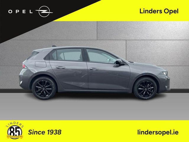 Image for 2024 Opel Astra SC 1.5 Turbo Dsl Auto w/Black Alloys