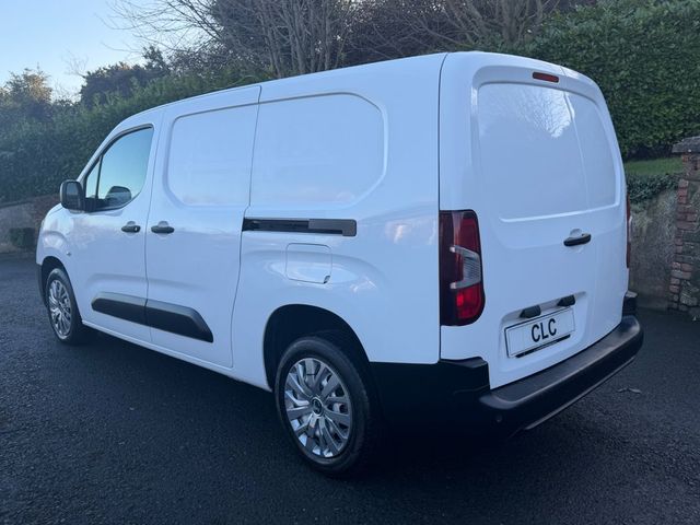 Image for 2021 Vauxhall Combo 2300 Dynamic TD 6DR