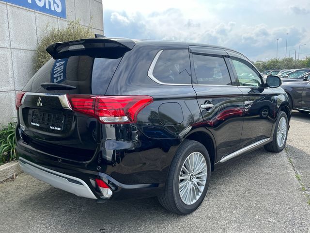 Image for 2018 Mitsubishi Outlander G 4WD AUTOMATIC 2.4 PETROL PLUG IN HYBRID //HALF LEATHER HEATED SEATS//REVERSE CAMERA//KEYLESS ENTRY//ADAPTIVE CRUISE CONTROL//