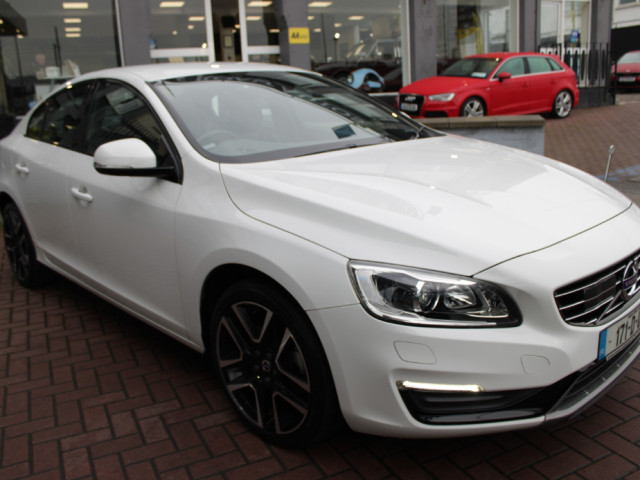Image for 2017 Volvo S60 2.0D4 SE LUXURY PLUS 4DR SALOON AUTO WITH ONLY 35, 000 KMS // SHOWROOM CONDITION WELL WELL WORTH VIEWING // BUY WITH CONFIDENCE AA AND SIMI APPROVED DEALER 2025 // FINANCE ARRANGED // ALL TRADE INS WE