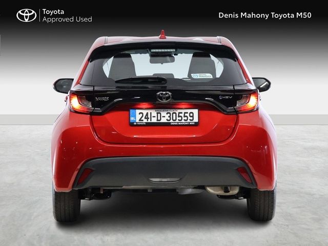 Image for 2024 Toyota Yaris Luna Hybrid