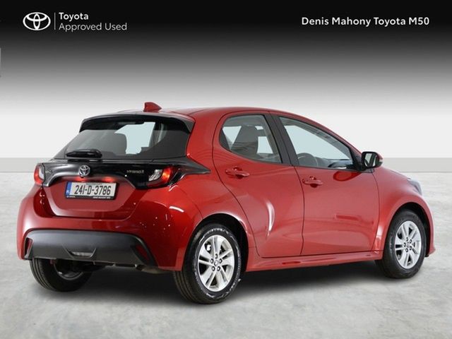 Image for 2024 Toyota Yaris Luna Hybrid