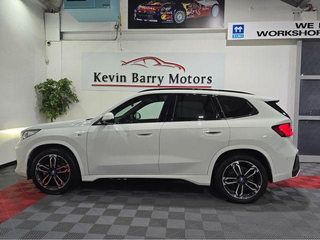 Image for 2023 BMW iX1 30 M SPORT X-DRIVE AUTOMATIC **ONE OWNER / TOP SPEC / APPLE CARPLAY / COMFORT ACCESS / ELECTRIC BOOTLID / HEATED FRONT SEATS / REVERSE CAMERA / WIRELESS PHONE CHARGING / BMW WARRANTY UNTIL 12/2026**