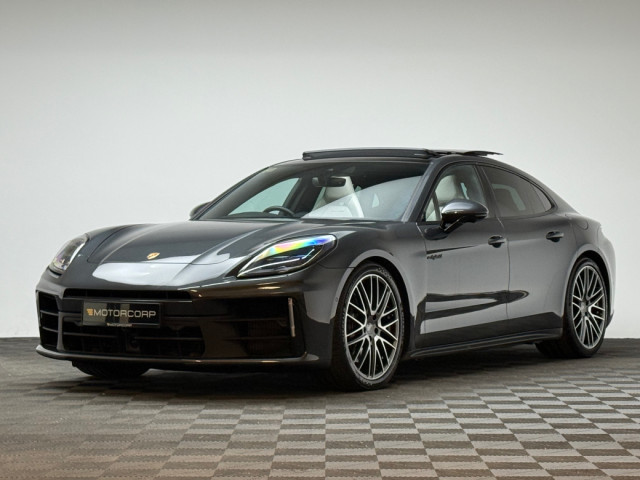 Image for 2025 Porsche Panamera 4 PDK E-HYBRID
