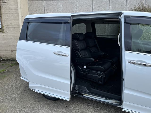 Image for 2018 Honda Odyssey ABSOLUTE 7 SEATER AUTOMATIC HYBRID 2.0 PETROL //HALF LEATHER SEATS//REVERSE CAMERA//POWER SLIDING REAR DOORS//ADAPTIVE CRUISE CONTROL//KEYLESS ENTRY// 