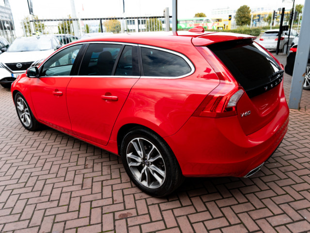 Image for 2018 Volvo V60 2.0D4 SE LUXURY DELUXE 5DR ESTATE AUTOMATIC // MINT CONDITION WITH ONLY 96, 000 KMS // BUY WITH CONFIDENCE AA AND SIMI APPROVED DEALER 2025 // FINANCE ARRANGED // ALL TRADE INS WELCOME // 