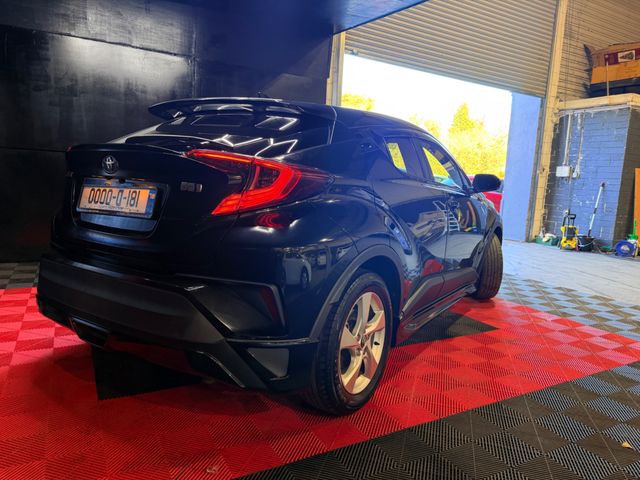 Image for 2018 Toyota C-HR Hybrid luxury