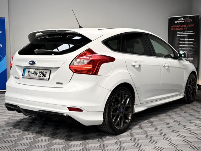 Image for 2013 Ford Focus 1.0 Ecoboost Zetec 125PS // IDEAL STARTER CAR //