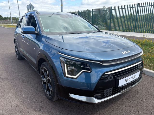 Image for 2025 Kia Niro Phev Special Edition SHOWROOM 5DR Auto, Bluetooth, Sat Nav, Reversing Camera, Climate Control, Heated Seats, Selectable Drive Mode, Parking Sensors, Blind Spot Detection, 7 year warranty, 3 years AA 