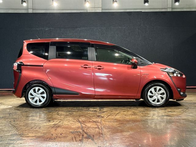 Image for 2016 Toyota Sienta 1.5 HYBRID - CRUISE CONTROL - REVERSE CAMERA - ELECTRIC SLIDING DOORS 