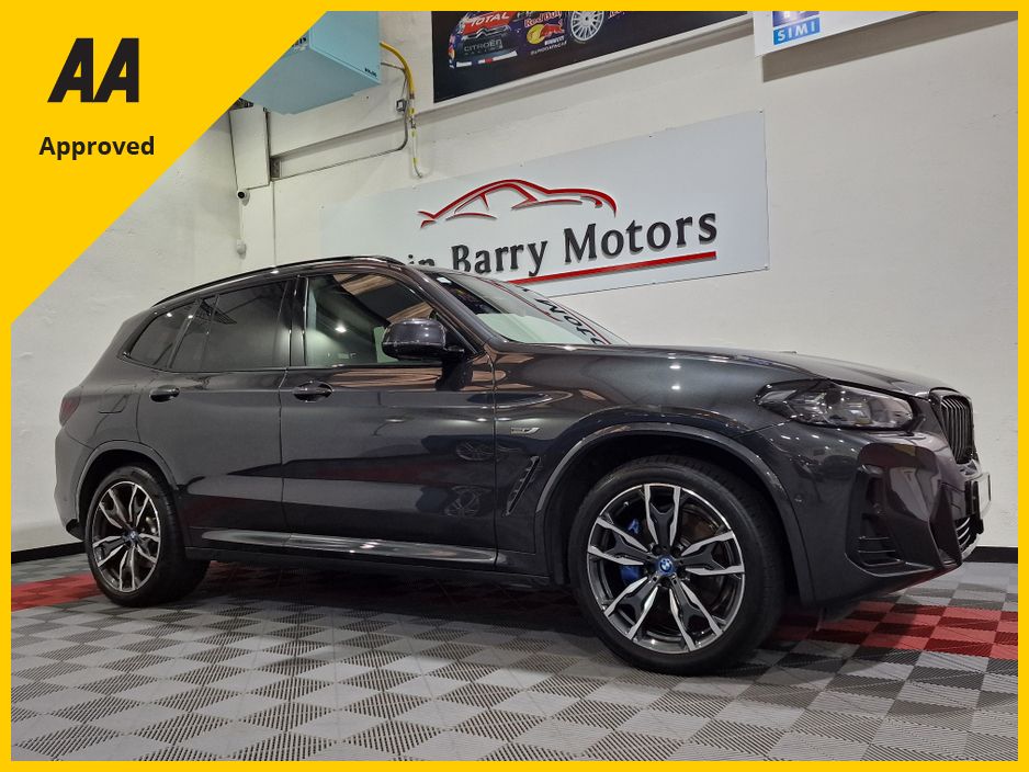 Image for 2022 BMW X3 30E M SPORT (PRO PACK) X-DRIVE AUTOMATIC **ONE OWNER / TOP SPEC / 20" ALLOYS / APPLE CARPLAY / ADAPTIVE LED HEADLIGHTS / BMW M SEATBELTS / ELECTRIC BOOTLID / SAT NAV / 360 DEGREE PARKING CAMERA**