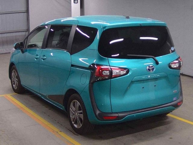 Image for 2021 Toyota Sienta 1.5 HYBRID 7 SEATER - BLACK/BROWN HALF LEATHER TRIM - FACTORY ALLOYS - CRUISE CONTROL - DUAL POWER SLIDING DOORS - PUSH BUTTON START/STOP