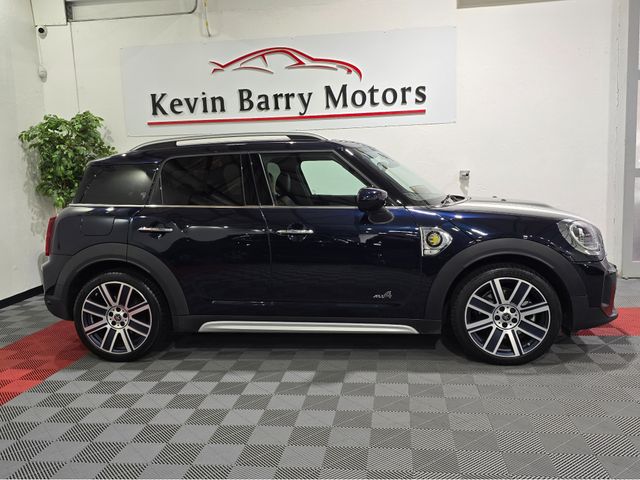 Image for 2023 Mini Countryman S E ALL4 EXCLUSIVE (PLUG IN HYBRID) AUTOMATIC **ONE OWNER / TOP SPEC / APPLE CARPLAY / COMFORT ACCESS / CRUISE CONTROL / FULL BLACK LEATHER / HEATED FRONT SEATS / SAT NAV / REAR TINTED GLASS**