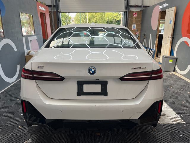 Image for 2024 BMW i5 2024 BMW I5 EDRIVE40 M-SPORT AUTOMATIC / CRUISE CONTROL / PARKING CAMERA / ELECTRIC MEMORY & HEATED SEATS / AMIENT LIGHTS / APPLE CARPLAY AND MORE