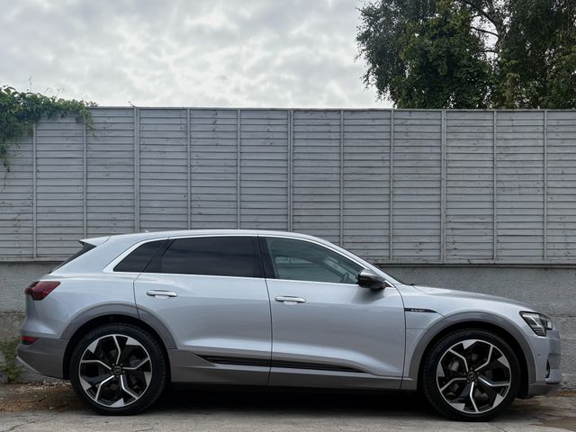 Image for 2020 Audi e-tron SPORT 50 QUATTRO / PANORAMIC ROOF / 22" ALLOYS /Leather Trim - Metropolis Valcona / NAV / PARK ASSIST / *FINANCE PACKAGES AVAILABLE* 