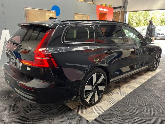 Image for 2024 Volvo V60 2024 VOLVO V60 RECHARGE ULTIMATE T6 PLUG-IN / CRUISE CONTROL / 360 CAMERA / ELECTRIC MEMORY & HEATED SEATS / HEATED STEERING WHEEL / APPLE CARPLAY / PANORAMIC SUNROOF / HEATED REAR SEAT