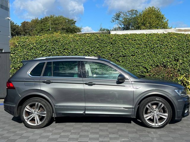 Image for 2017 Volkswagen Tiguan R-LINE 2.0 TDI // OPENING PAN ROOF // ADAPTIVE CRUISE CONTROL // LEATHER HEATED SEATS