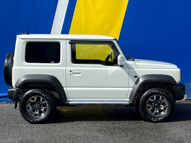 Image for 2020 Suzuki Jimny AWD 1.5L // MANUAL MODEL // 15" ALLOYS // LOW RATIO TRANSFER BOX