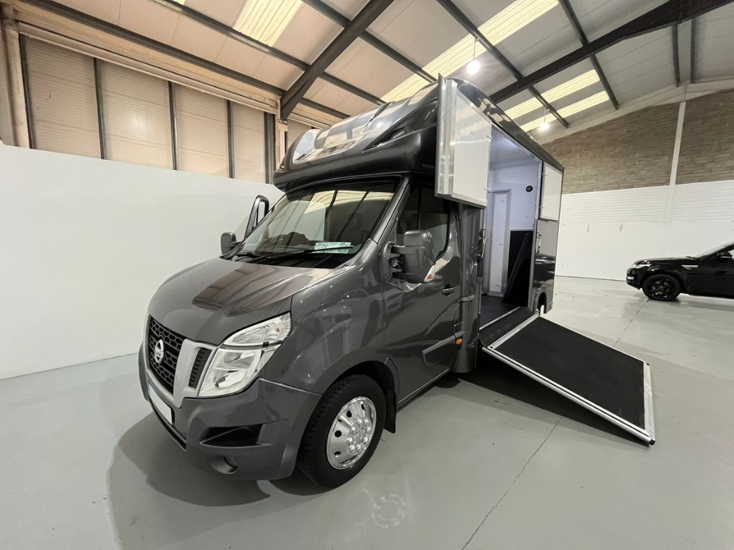 Image for 2018 Nissan NV400 