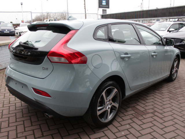 Image for 2018 Volvo V40 2018 VOLVO V40