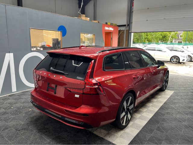 Image for 2024 Volvo V40 2024 VOLVO V40 ULTIMATE T6 2.0 AUTOMATIC / CRUISE CONTROL / 360° CAMERA / ELECTRIC MEMORY & HEATED SEATS / PANORAMIC SUNROOF / HEATED STEERING WHEEL AND MORE