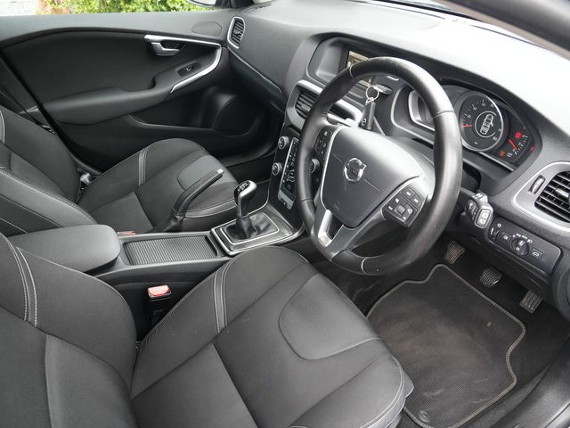 Image for 2017 Volvo V40 2.0 Diesel Manual V40 Momentum