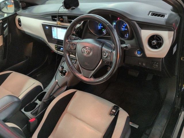 Image for 2016 Toyota Auris 1.8 HYBRID BRICK LANE G PACKAGE - CREAM/BLACK LEATHER - FACTORY ALLOYS - CRUISE CONTROL - HEATED SEATS - REAR CAMERA