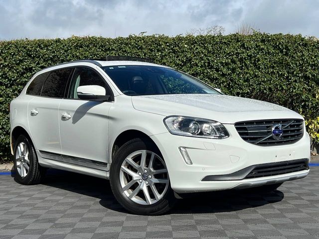 Image for 2017 Volvo XC60 D4 CLASSIC 2.0 D // OPENING PAN ROOF // LEATHER HEATED SEATS // REVERSE CAMERA