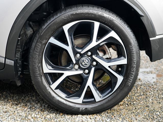 Image for 2017 Toyota C-HR Hybrid Luna Sport 4DR Auto