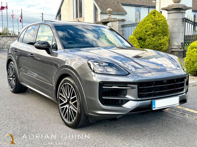 Image for 2024 Porsche Cayenne S 3.0 V6 E-HYBRID 519 BHP==HUGE SPEC==