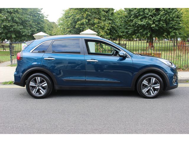 Image for 2017 Kia Niro First Edition Full Leather with Sun Roof !