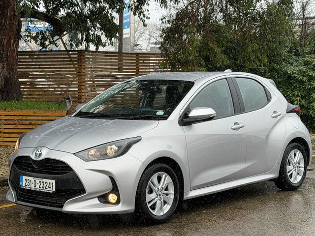 Image for 2023 Toyota Yaris 1.5 Hybrid Luna