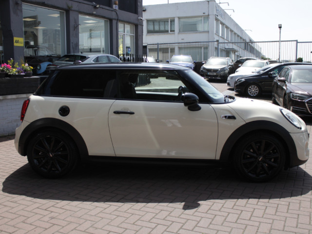 Image for 2018 Mini Cooper S 2.0SD 3DR HATCHBACK AUTO // WITH ONLY 78, 000 KM'S // BUY WITH CONFIDENCE AA AND SIMI APPROVED DEALER 2026 // FINANCE ARRANGED // ALL TRADE INS WELCOME //