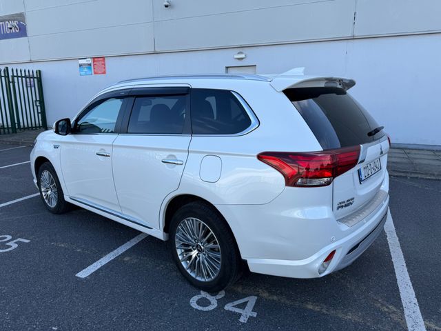 Image for 2021 Mitsubishi Outlander Only 29k KM, PLUG IN HYBRID, INSTYLE 4 MODEL, UPGRADED LEATHER, TINY MILEAGE, FULL HISTORY, FINANCE, WARRANTY, 5 STAR REVIEWS