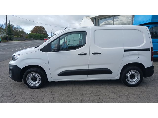 Image for 2023 Peugeot Partner 