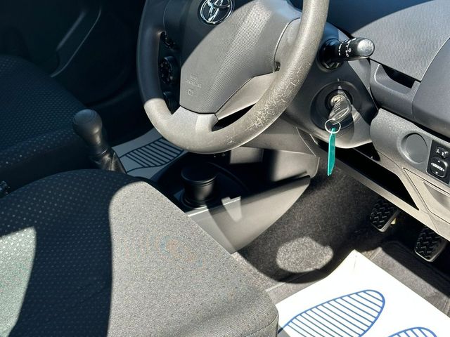 Image for 2011 Toyota Yaris Perfect starter car 1.0 petrol