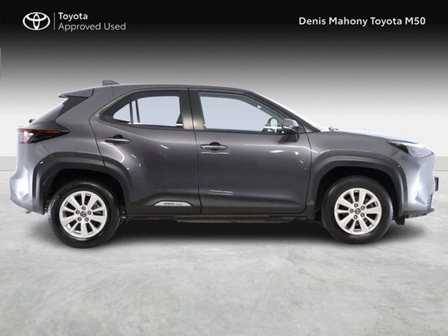 Image for 2023 Toyota Yaris Cross Luna Hybrid