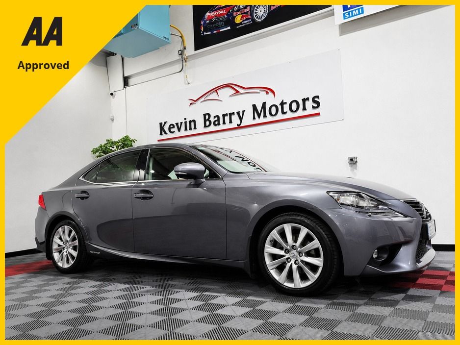 Image for 2016 Lexus IS 300h 2.5 HYBRID EXECUTIVE EDITION AUTOMATIC **LOW MILEAGE / HIGH SPEC / CRUISE CONTROL / FULL BLACK LEATHER / FRONT & REAR PARKING ASSIST / HEATED FRONT SEATS / SAT NAV / FULL SERVICE RECORD**