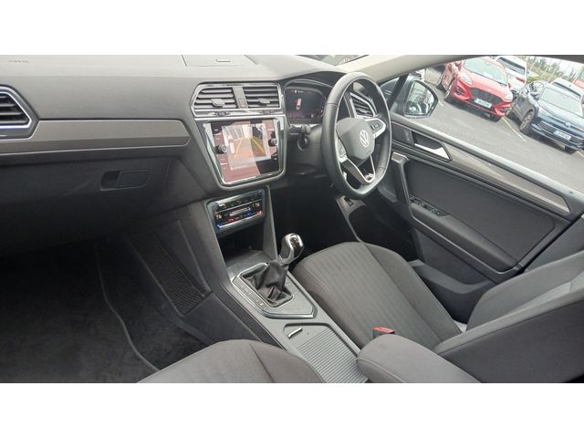 Image for 2024 Volkswagen Tiguan Allspace Life 2.0 TDI 150 HP **REAR VIEW CAMERA, APP CONNECT, 