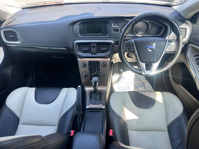 Image for 2014 Volvo V40 2014 VOLVO V40 1.6d CROSS COUNTRY SE LUX AUTO