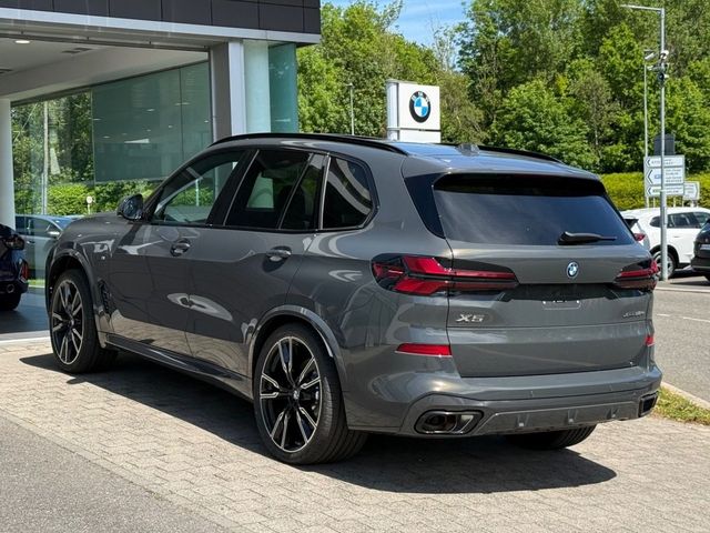 Image for 2026 BMW X5 xDrive50e M Sport Pro Sunroof