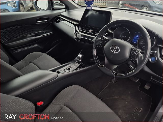 Image for 2018 Toyota C-HR 1.8 HYBRID LUNA