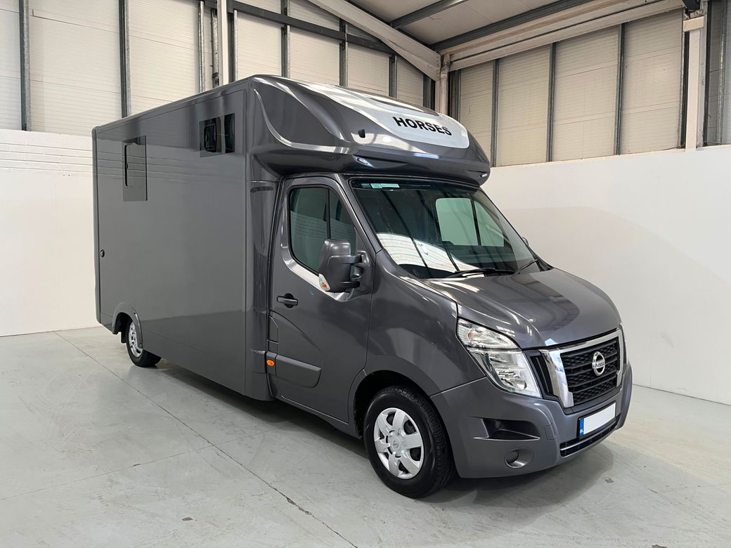 Image for 2020 Nissan NV400 