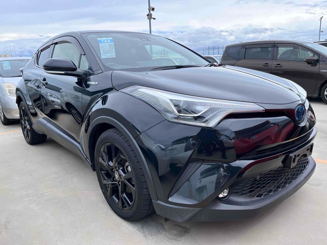 Image for 2019 Toyota C-HR SOL NERO AUTOMATIC 1.8 PETROL HYBRID //HALF LEATHER HEATED SEATS//REVERSE CAMERA//ADAPTIVE CRUISE CONTROL//KEYLESS ENTRY//
