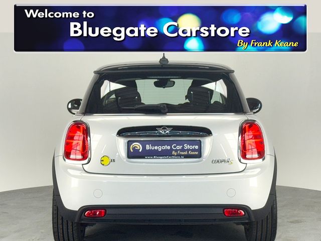Image for 2022 Mini Cooper ELECTRIC LEVEL 1**DIGITAL DASH**MULTIFUNCTIONAL STEERING WHEEL**TOUCH SCREEN MEDIA DISPLAY**CLOTH INTERIOR**KEYLESS START**SATNAV**ISOFIX**BLUETOOTH**FINANCE AVAILABLE**