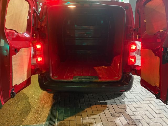 Image for 2019 Citroen Dispatch 1.6 HDi 115 MWB 3 Seat 