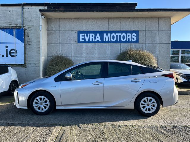 Image for 2019 Toyota Prius S AUTOMATIC HYBRID 1.8 PETROL //LOW MILES//REVERSE CAMERA//KEYLESS ENTRY//ADAPTIVE CRUISE CONTROL// 