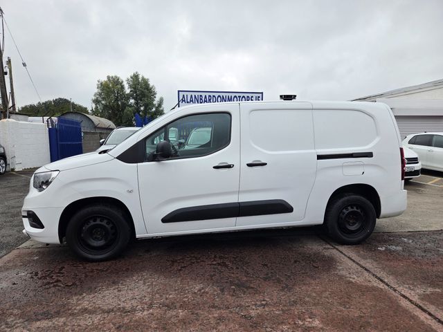 Image for 2022 Vauxhall Combo 2300 Sportive TD